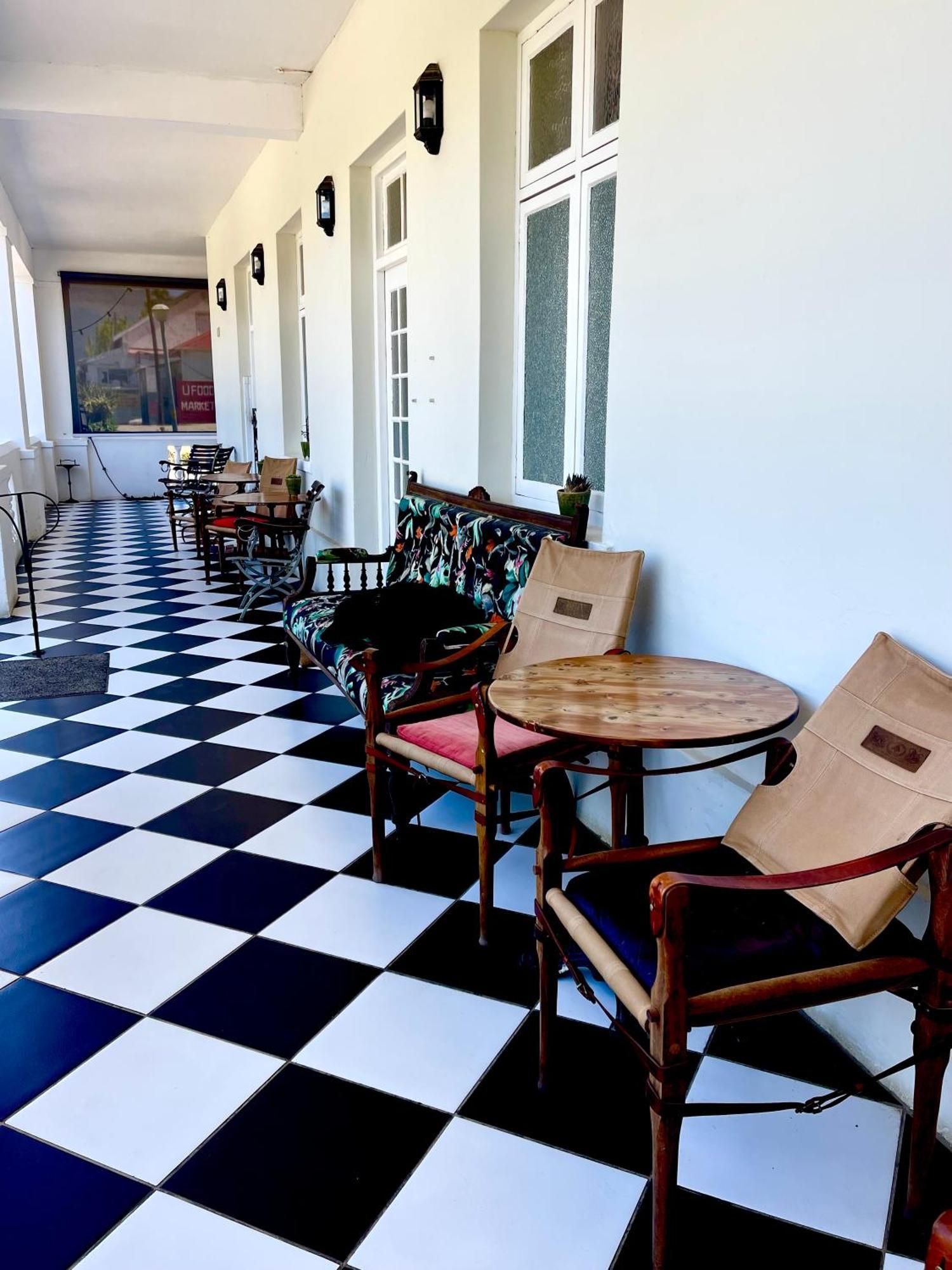 Karoo Art Hotel Барридейл Экстерьер фото